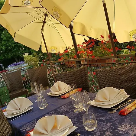 Ristorante Primula Bianca فندق فارزي