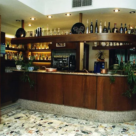 Ristorante Primula Bianca Отель Варци